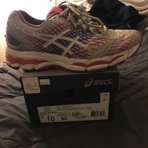 ASICS gel nimbus 17.  Size 10